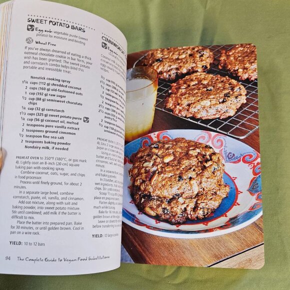 The Complete Guide to Vegan Food Substitutions by‎ Celine Steen - Paperback - Picture 4 of 10